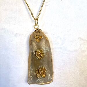 Gold Rimmed Natural Shell Pendant Necklace Gold plated 22 Inch Chain Beach